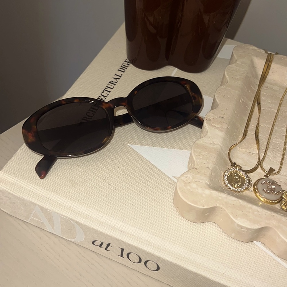 Oval shaped sunglasses